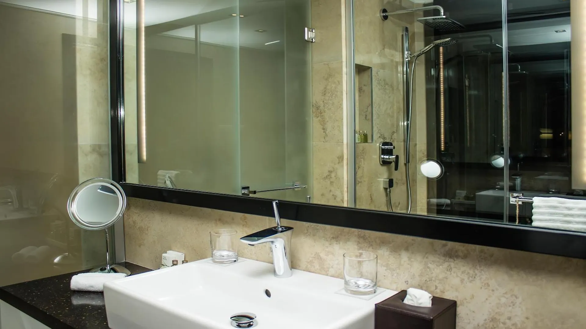 11 Mirrors Design Hotel Kijev