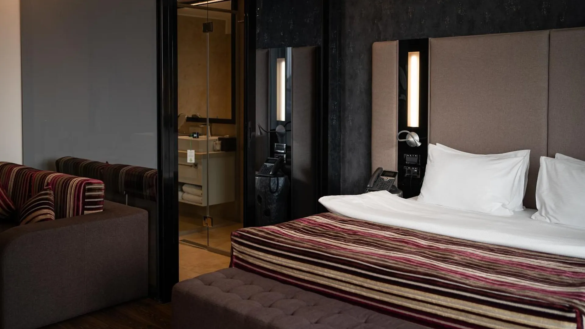 11 Mirrors Design Hotel Kiev