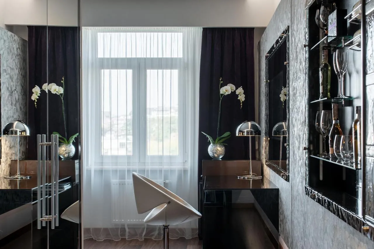 11 Mirrors Design Hotel Kiev