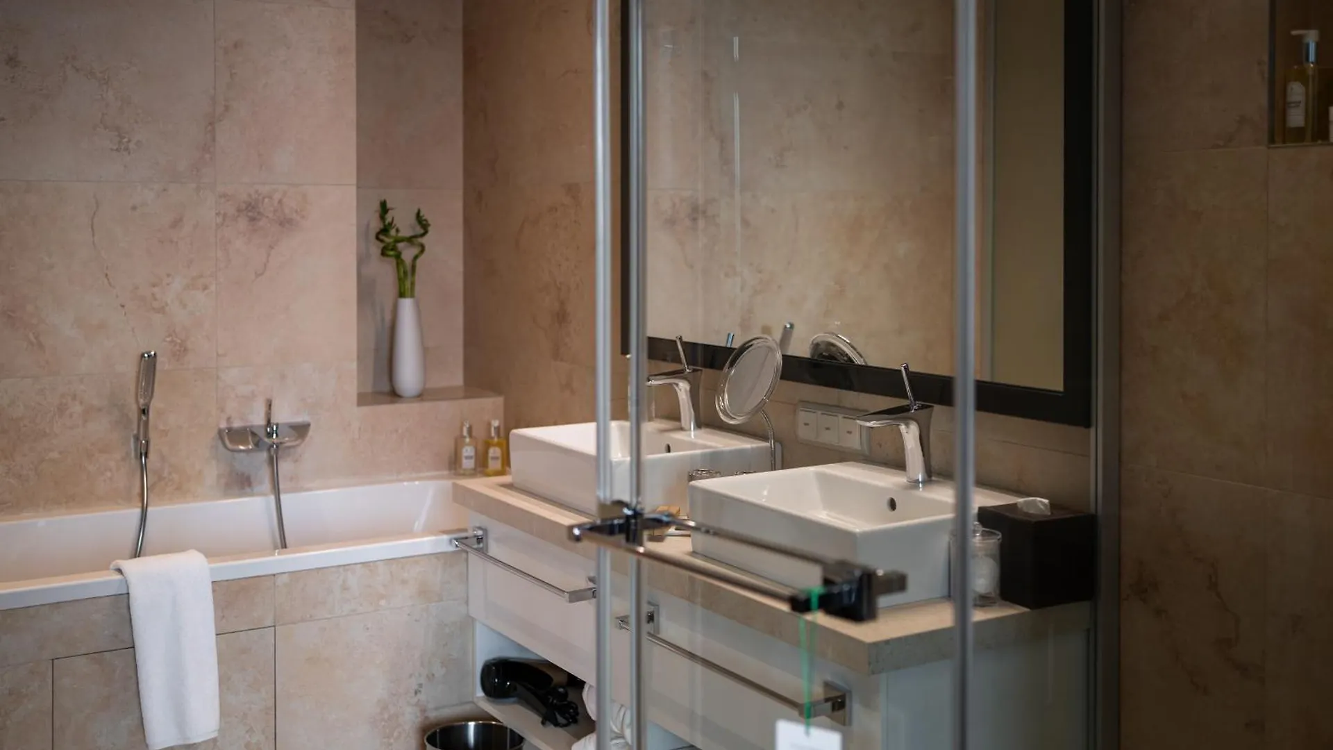 11 Mirrors Design Hotel Κίεβο Ουκρανία
