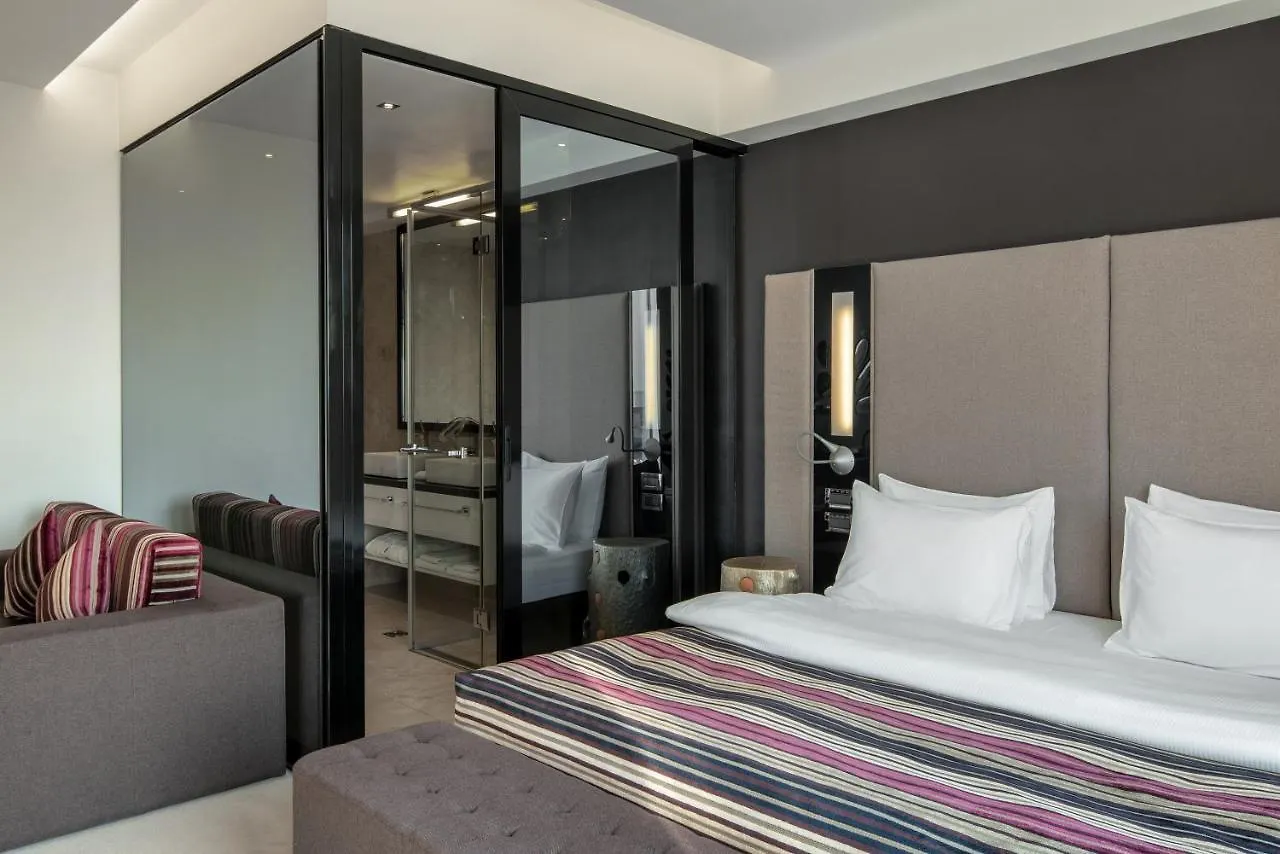 11 Mirrors Design Hotel Κίεβο